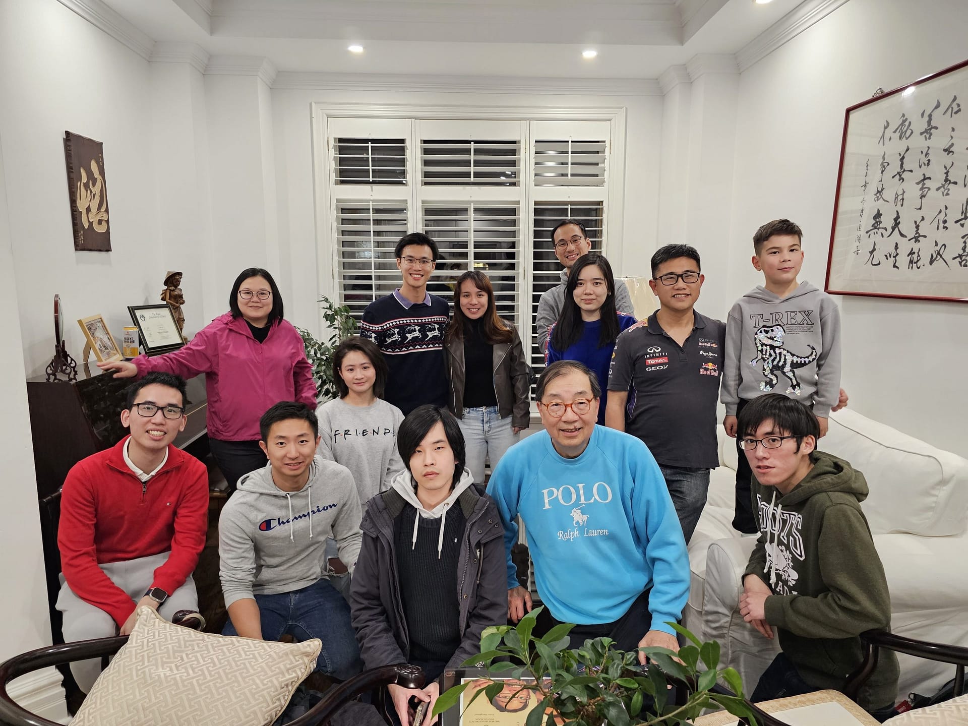 "HKUST alumni enjoying a Canadian-style BBQ at Prof. Lee's house event. Group images